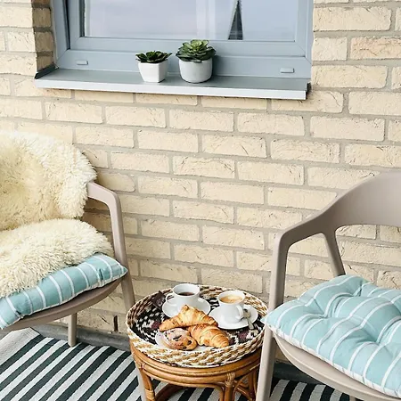 La O'brise - Close To And Center Остенде