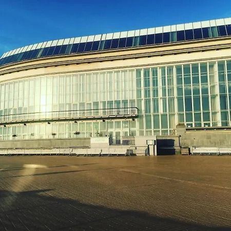 Апартаменти La O'brise - Close To And Center