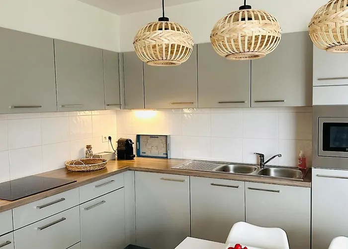 La O'brise - Close To And Center *