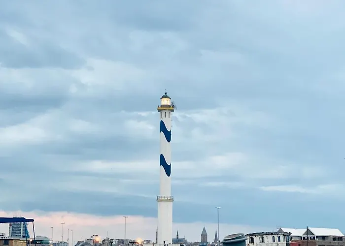 La O'brise - Close To And Center * Ostende