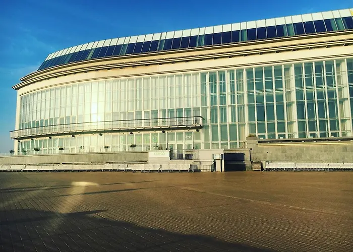 Daire La O'brise - Close To And Center