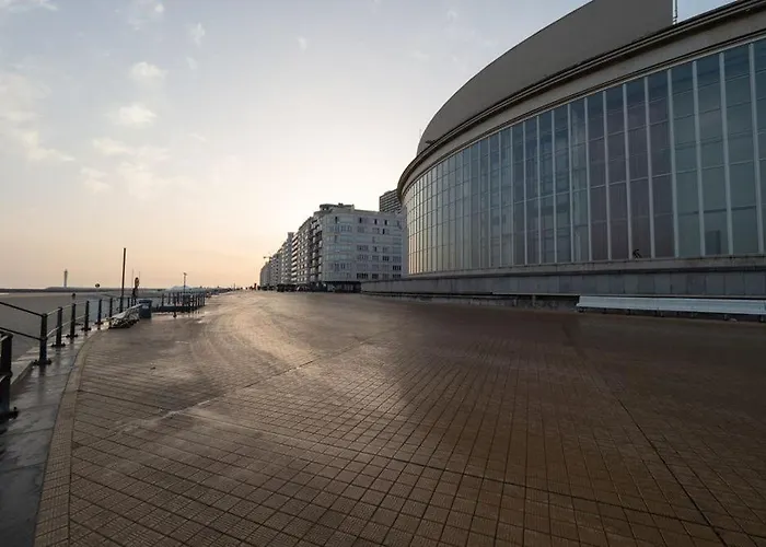 La O'brise - Close To And Center Ostende